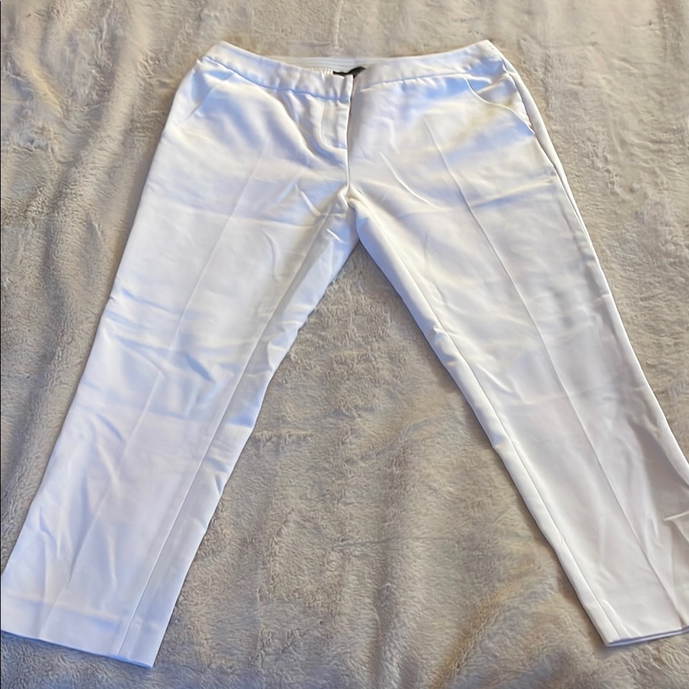 Woman’s white pants